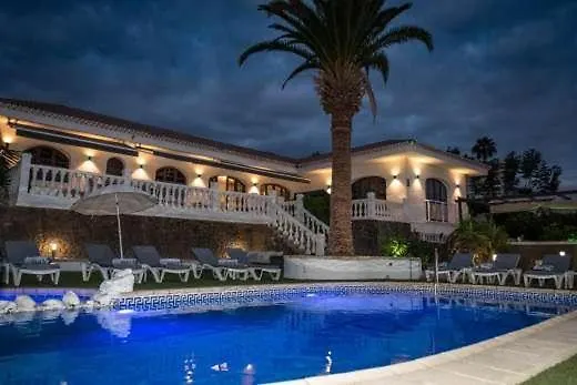 Villa Palms 0*, Callao Salvaje